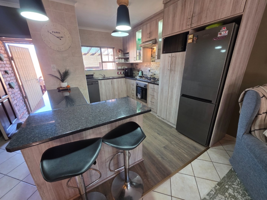 3 Bedroom Property for Sale in Langenhovenpark Free State